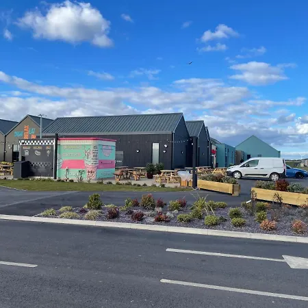 Vala Vista - Holiday Home On The Beach Jaywick Sands Exterior photo